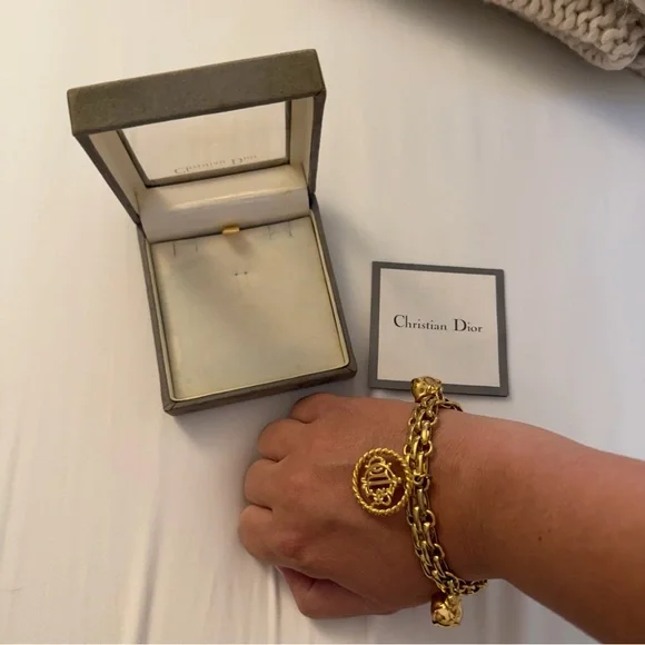 VINTAGE Dior Gold-Tone Charm Bracelet with Signature Medallion and Hearts - Picture 4 of 4